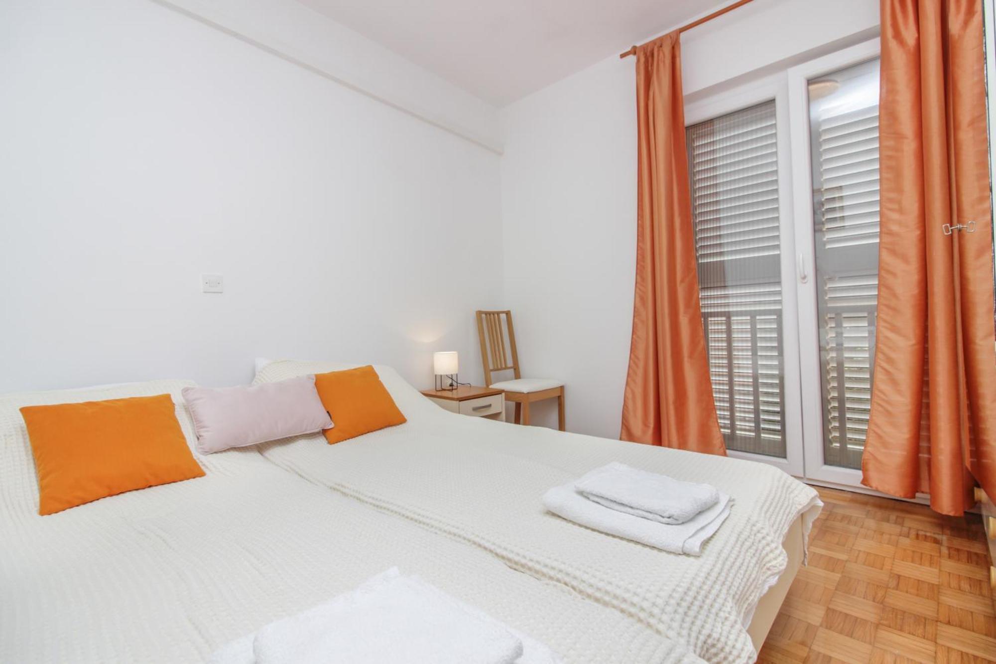 Apartments And Rooms With Parking Space Nin, Zadar - 5805 Rum bild