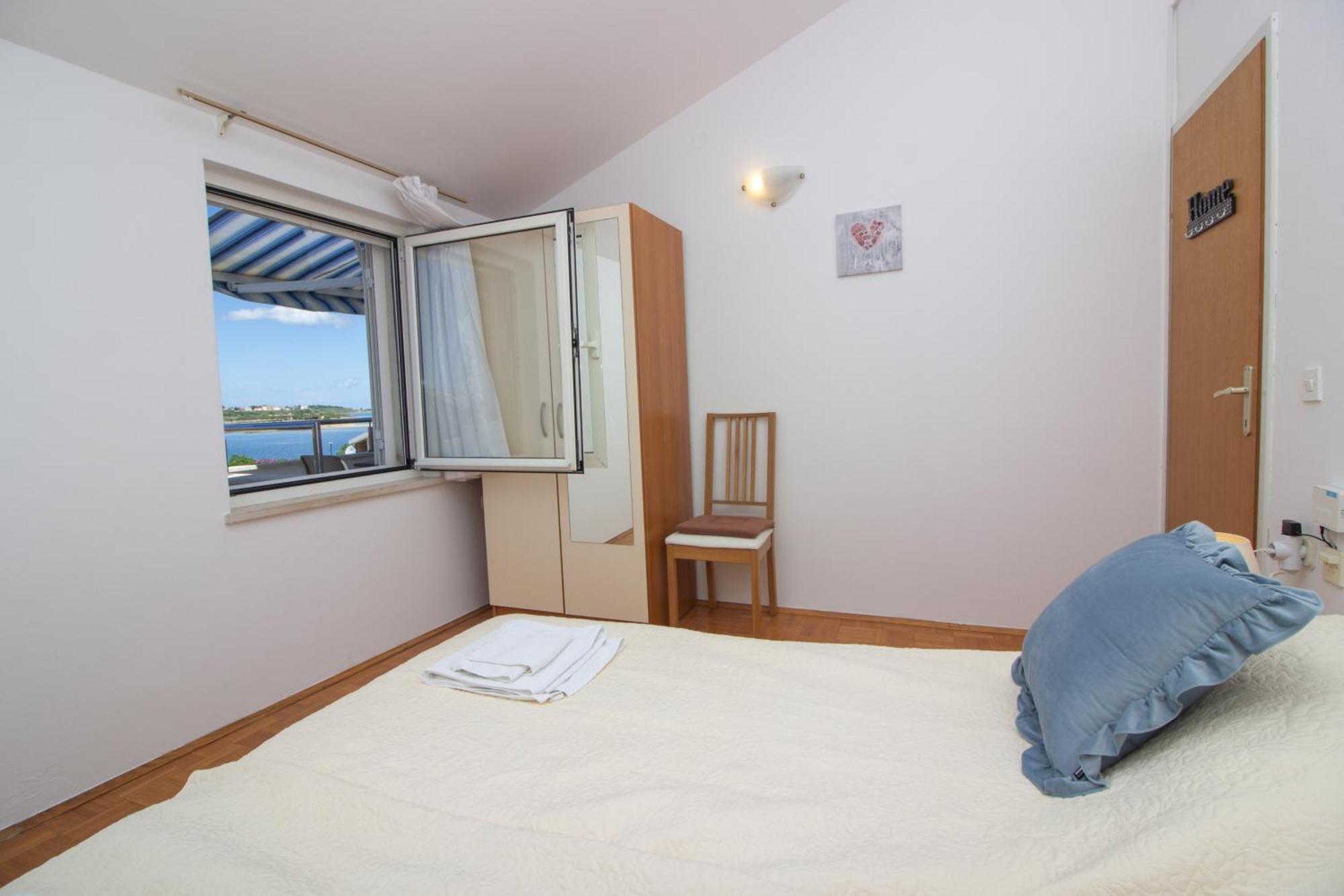 Apartments And Rooms With Parking Space Nin, Zadar - 5805 Rum bild